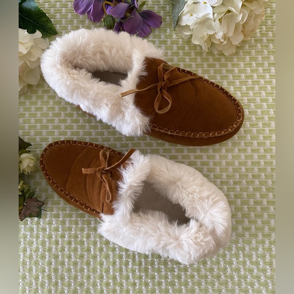 UGG Shoes - UGG Australia Woman’s Moccasin Slip Ons